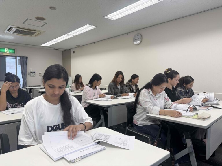 夏休み中！でも「介護・宿泊業」特定技能試験に向けて勉強中！